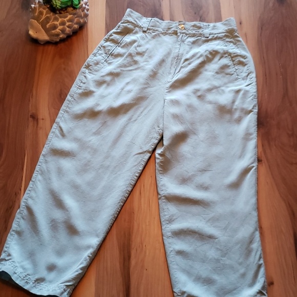 Tommy Bahama Aqua Color Silk Crop/Capri Pant. - Picture 1 of 6